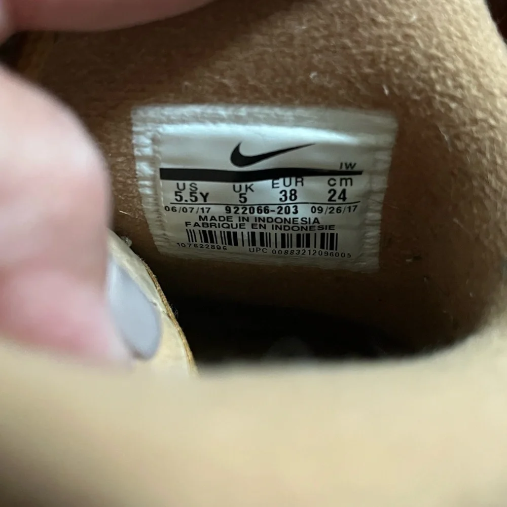 Nike Air Force One suede high top tennis shoes size 5 1/2 youth barely worn EUC